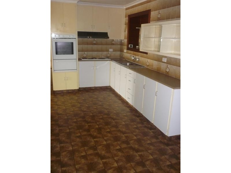 20 Ware Avenue, Sarina QLD 4737