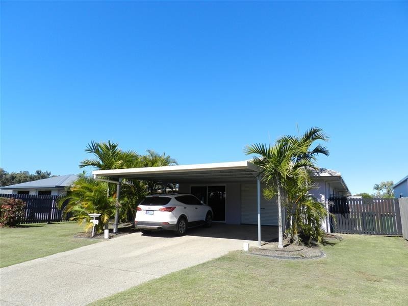 4 Leonie Court, Armstrong Beach QLD 4737
