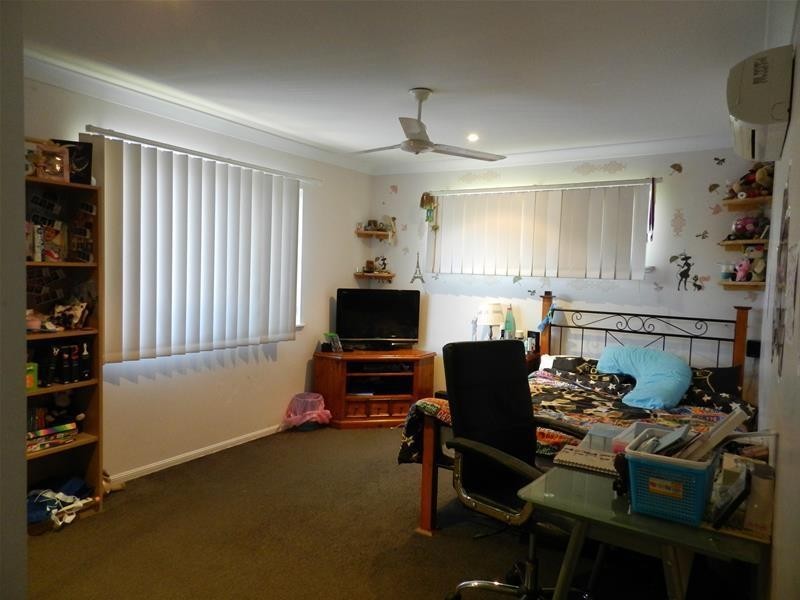 4 Leonie Court, Armstrong Beach QLD 4737