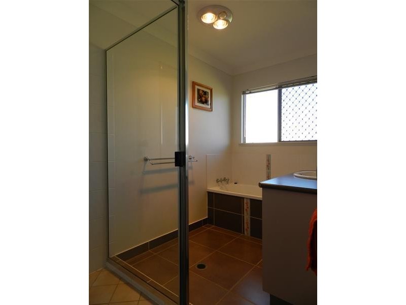 4 Leonie Court, Armstrong Beach QLD 4737