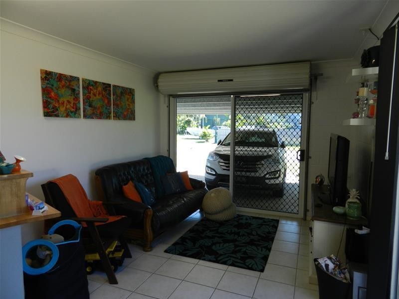 4 Leonie Court, Armstrong Beach QLD 4737