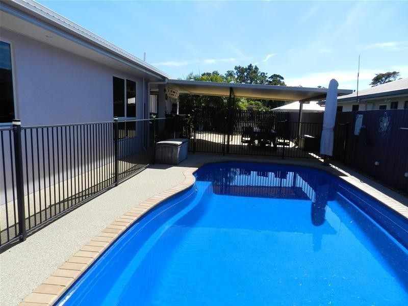 4 Leonie Court, Armstrong Beach QLD 4737