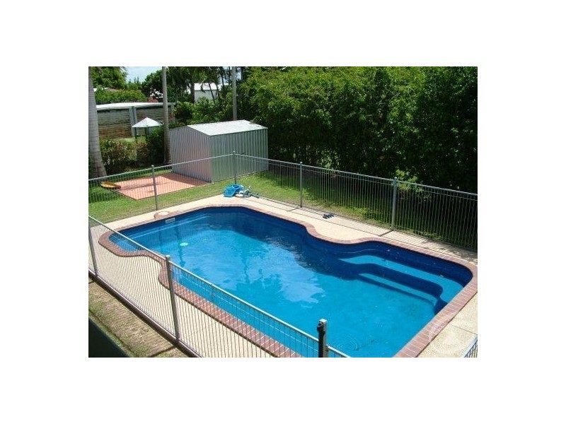 8 Alexandria Road, Alexandra QLD 4740