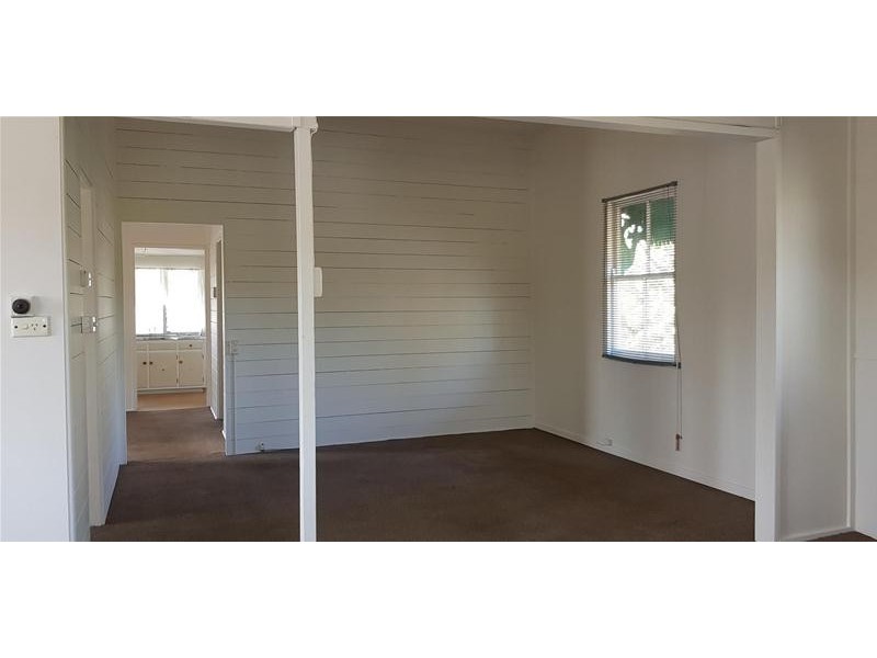 5 Brewers Road, Sarina QLD 4737