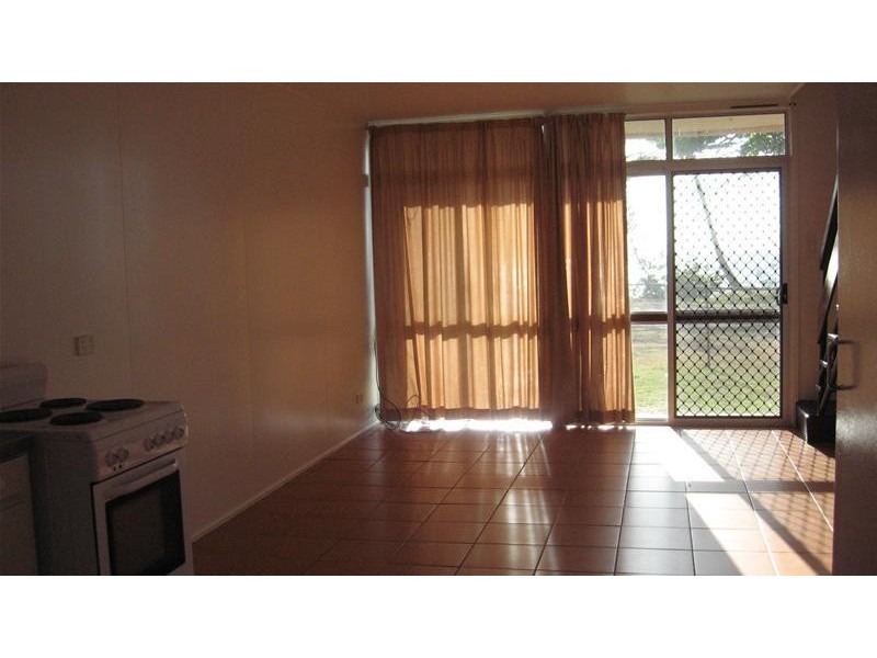 3/14 Owen Jenkins Drive, Sarina Beach QLD 4737