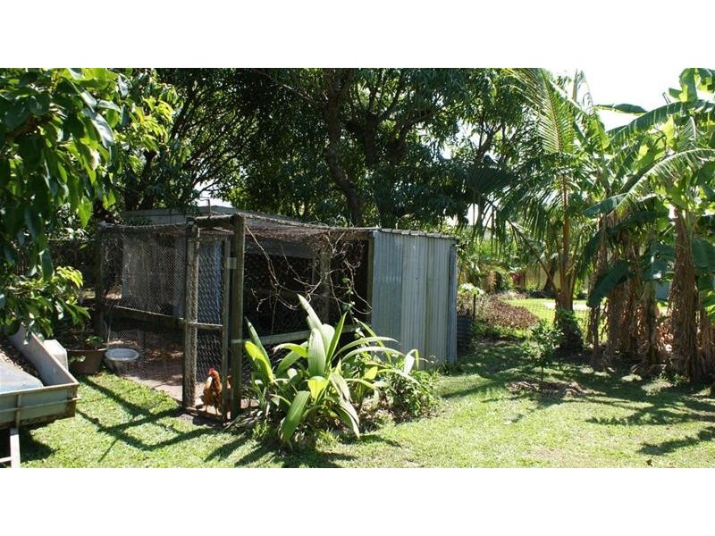 4 Venton Street, Sarina QLD 4737