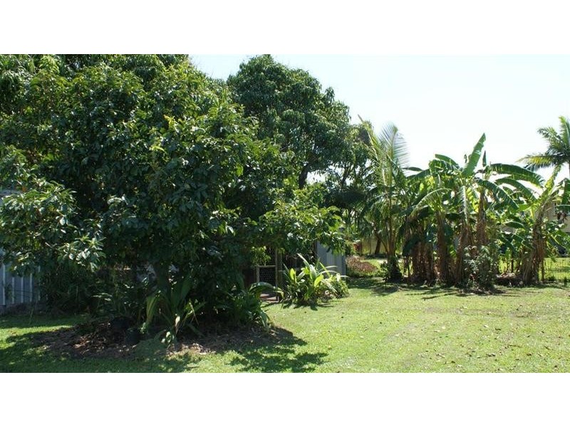 4 Venton Street, Sarina QLD 4737