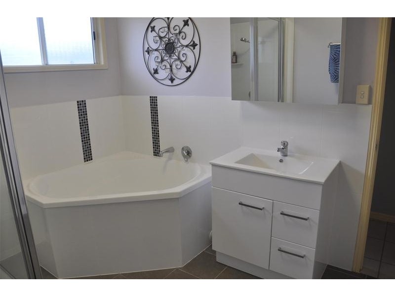 11 Rankin Court, Armstrong Beach QLD 4737