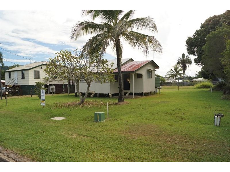 5 Place Avenue, Sarina QLD 4737