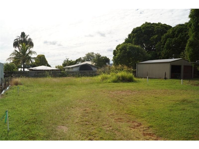 5 Place Avenue, Sarina QLD 4737