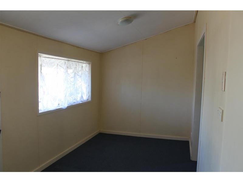 16 East Street, Sarina QLD 4737