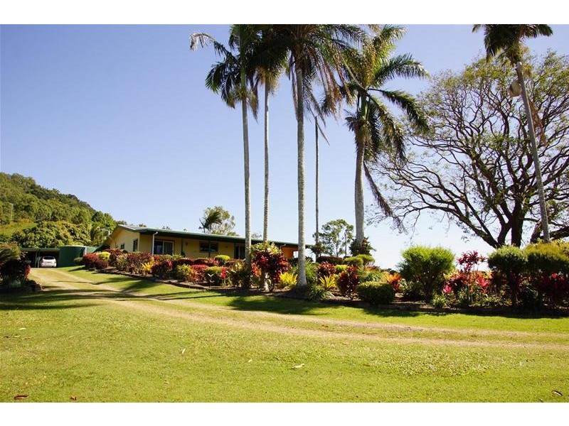 99 Whitakers Road, Sarina QLD 4737