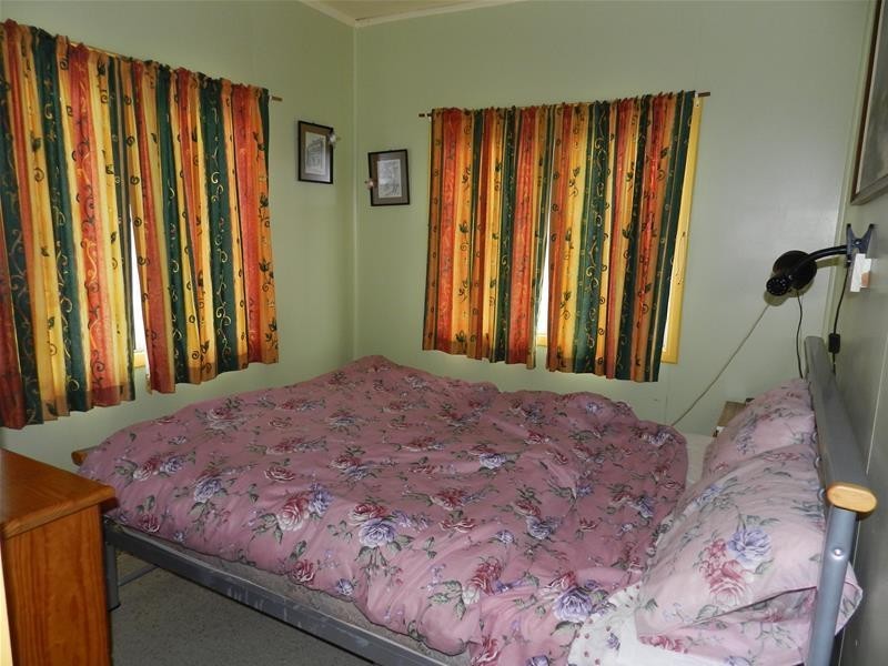 25 Zelma Street, Grasstree Beach QLD 4740