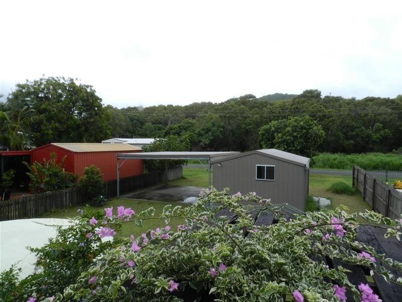 25 Zelma Street, Grasstree Beach QLD 4740