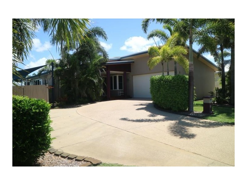 9 Seaspray Close, Shoal Point QLD 4750