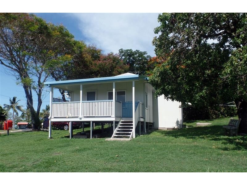 2 Captain Blackwood Drive, Sarina Beach QLD 4737