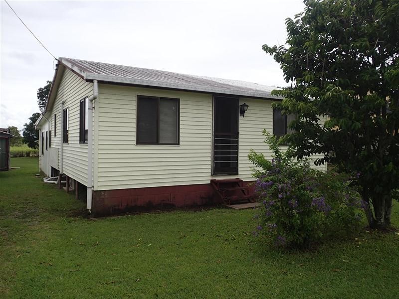 43 Beach Road, Sarina QLD 4737