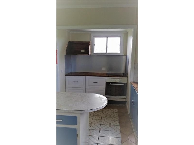 3 Holmes Avenue, Sarina QLD 4737