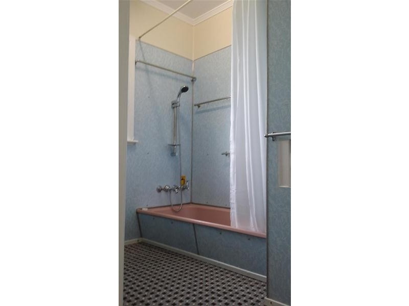 3 Holmes Avenue, Sarina QLD 4737