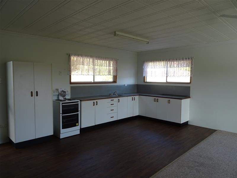 2 Sunset Drive, Sarina Beach QLD 4737