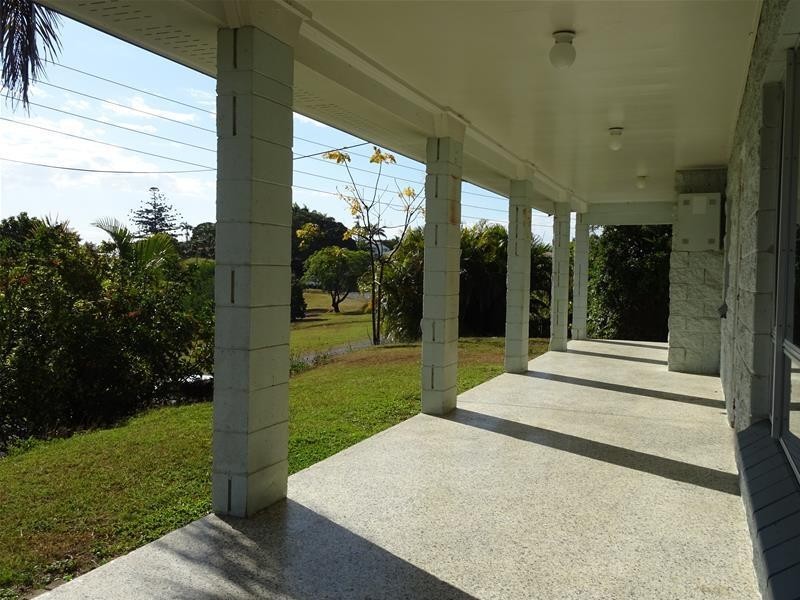 2 Sunset Drive, Sarina Beach QLD 4737