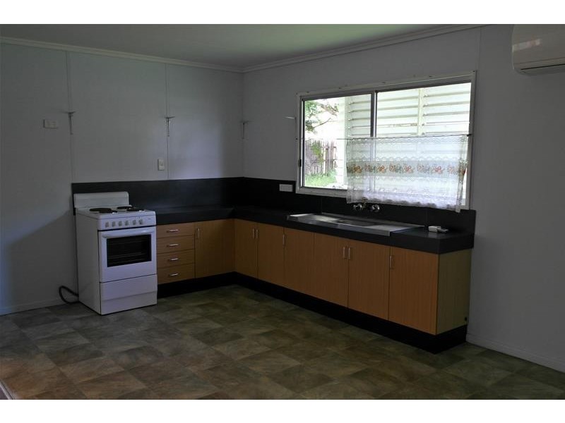 4 Elizabeth Street, Sarina QLD 4737