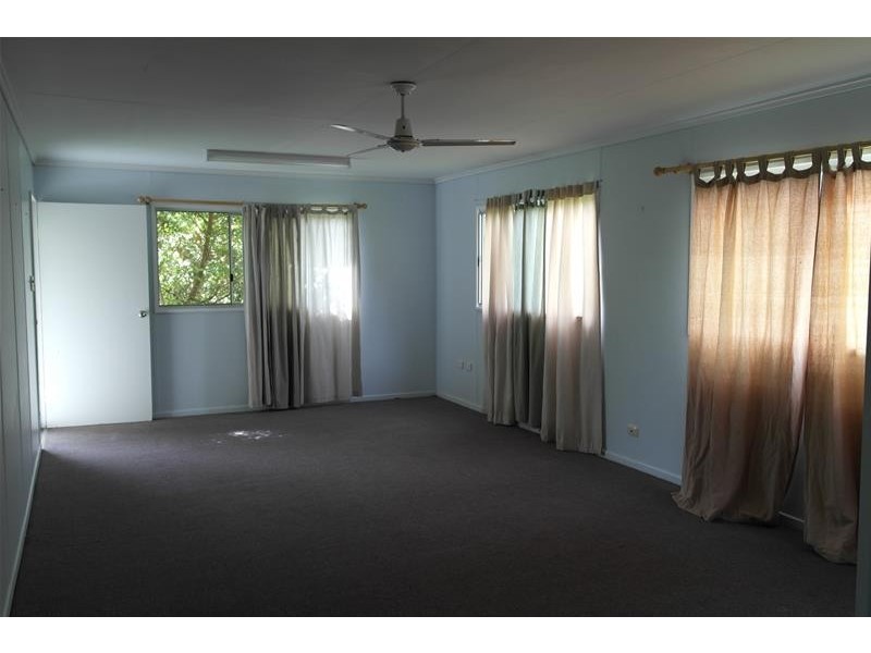 4 Elizabeth Street, Sarina QLD 4737