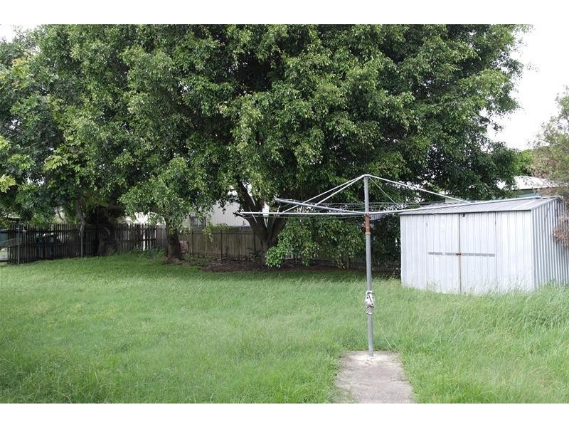 4 Elizabeth Street, Sarina QLD 4737