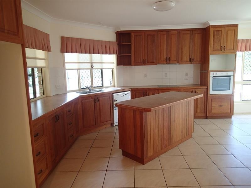 105 Rasmussen Avenue, Salonika Beach QLD 4740