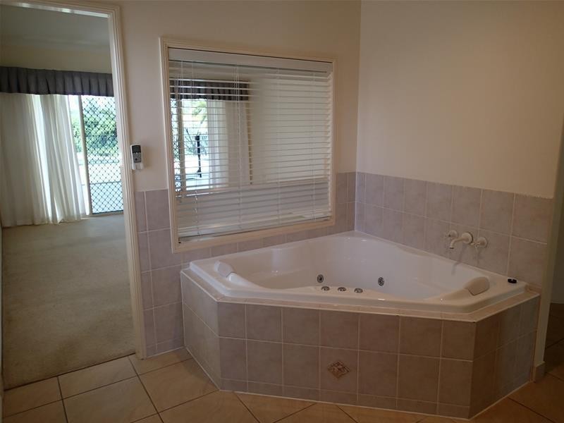 105 Rasmussen Avenue, Salonika Beach QLD 4740