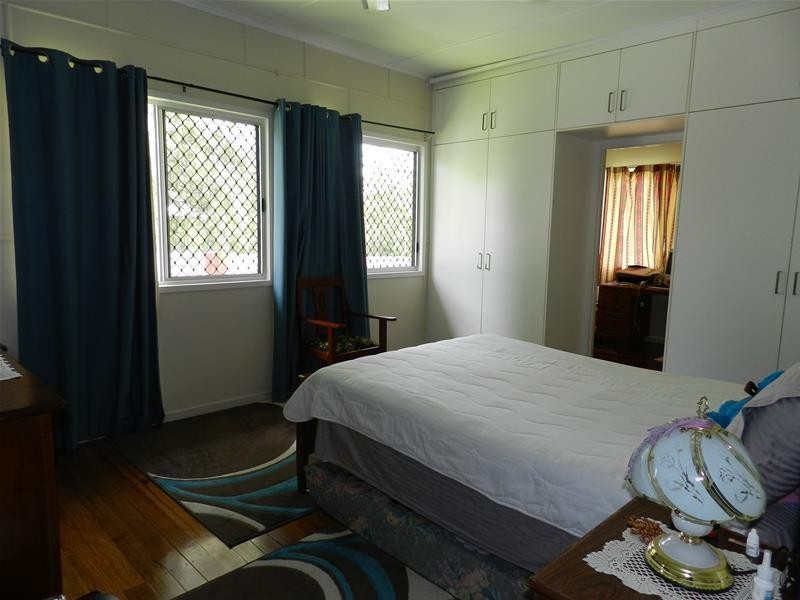 50 Beach Road, Sarina QLD 4737