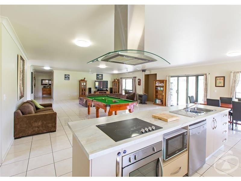 9 Lawries Road, Sarina Range QLD 4737