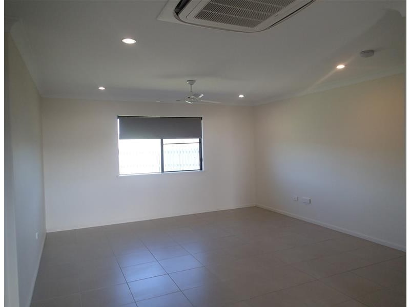 9 Hook Court, Sarina QLD 4737