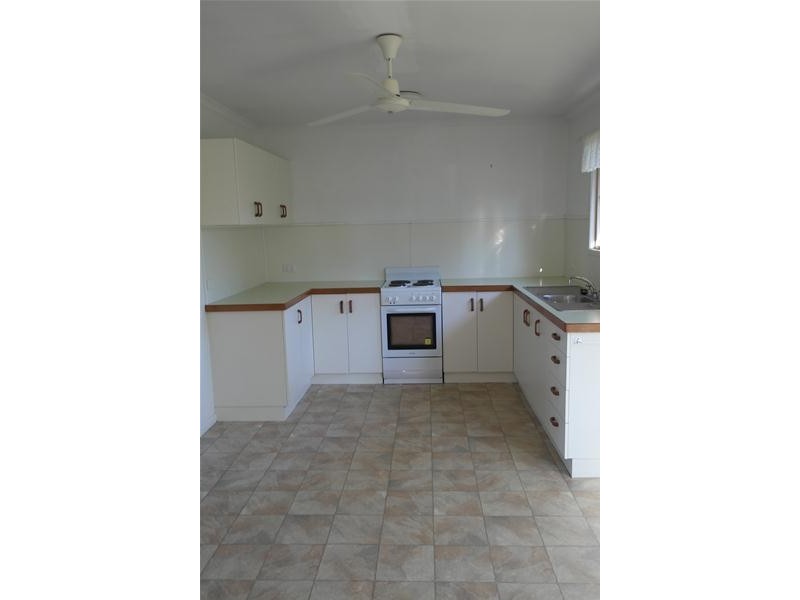 14 Freemont Avenue, Sarina QLD 4737