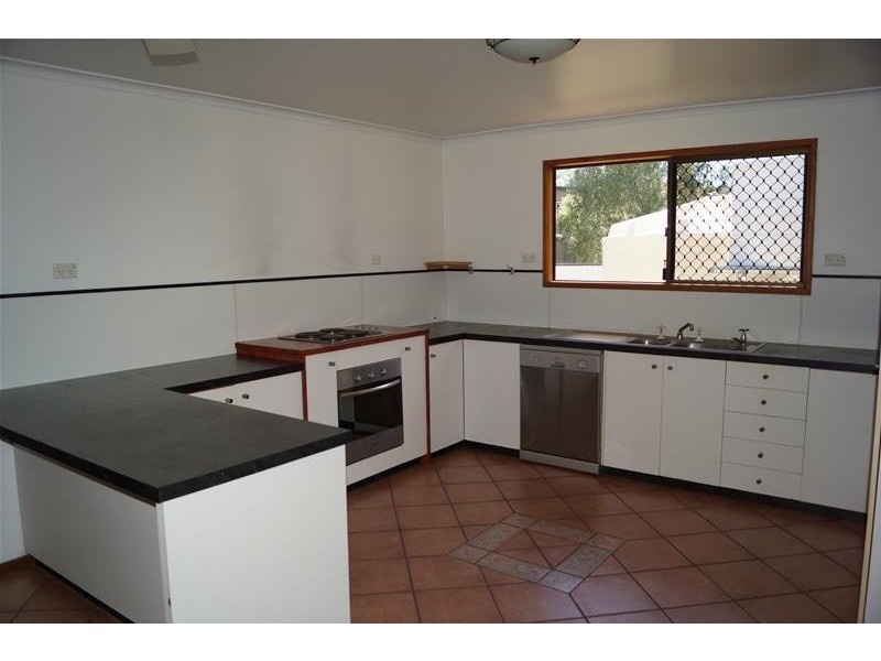 8 Huntly Road, Sarina QLD 4737