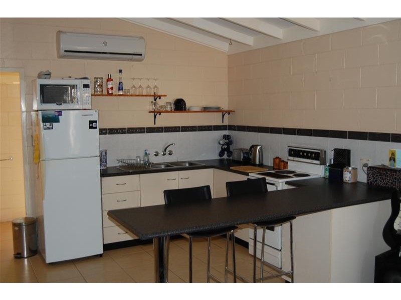 3/47 Owen Jenkins Drive, Sarina Beach QLD 4737