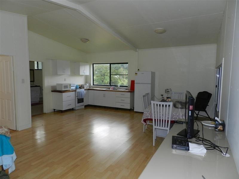 180 Middle Creek Road, Sarina QLD 4737