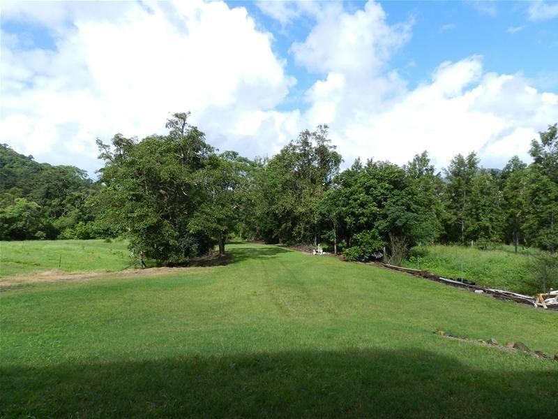 180 Middle Creek Road, Sarina QLD 4737