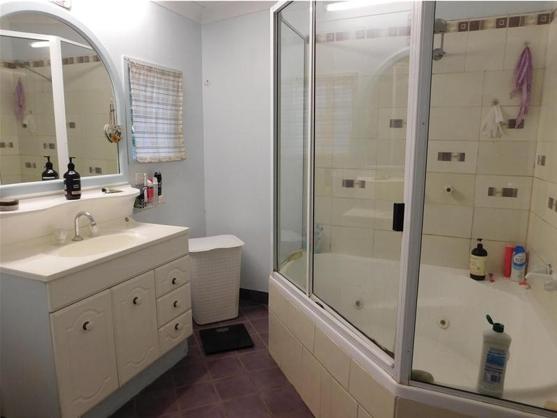 146 Broad Street, Sarina QLD 4737