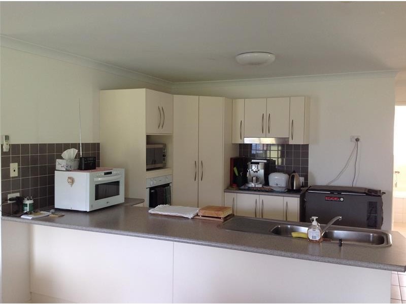 20 Donald Place, Armstrong Beach QLD 4737