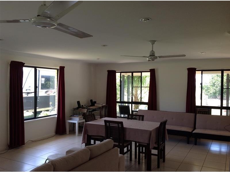 20 Donald Place, Armstrong Beach QLD 4737