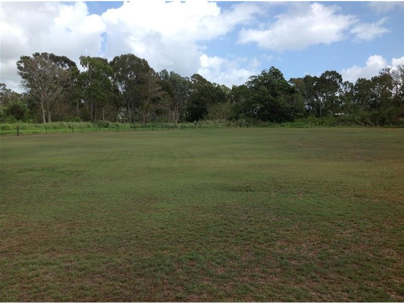 20 Donald Place, Armstrong Beach QLD 4737