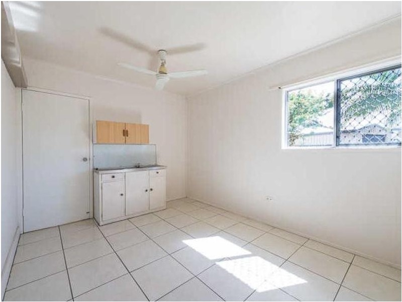 21 Ivana Court, South Mackay QLD 4740