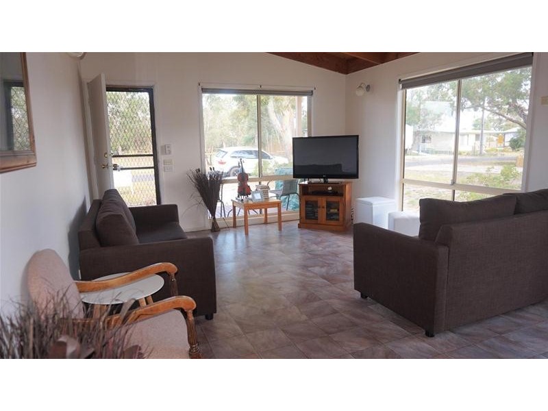 39 Davies Street, Loch Sport VIC 3851