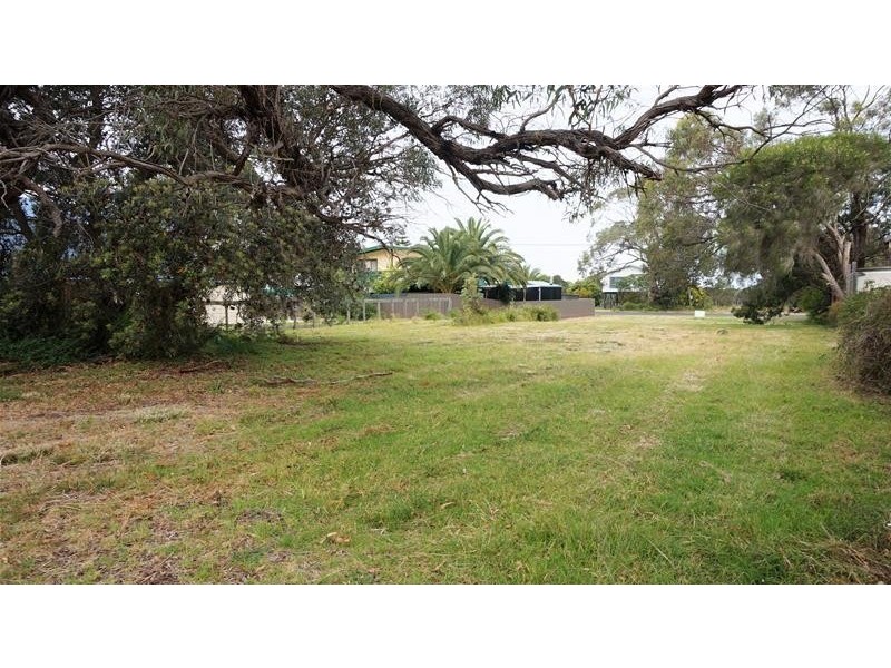 32 Campbell Street, Loch Sport VIC 3851