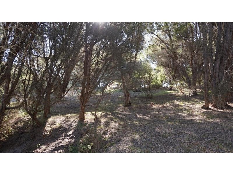 33 Christopher Court, Loch Sport VIC 3851