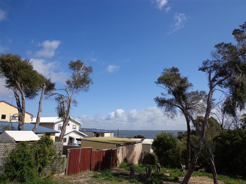 27 Bluff Drive, Loch Sport VIC 3851