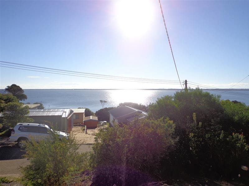 75 The Boulevard, Loch Sport VIC 3851