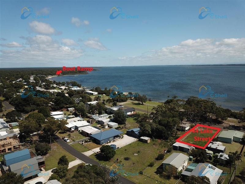 44 Lake Street, Loch Sport VIC 3851