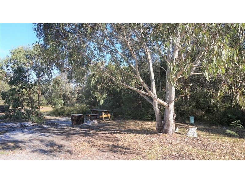 77 Wallaby Street, Loch Sport VIC 3851